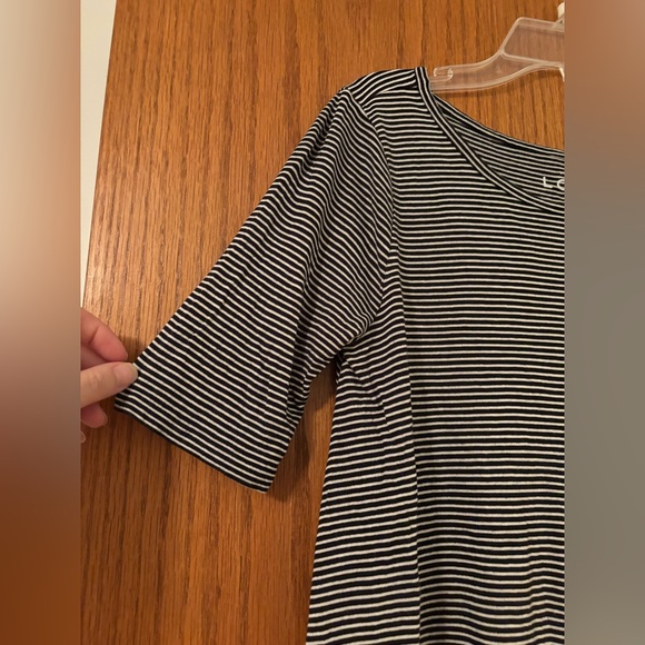 Anne Taylor loft ladies petite black and white stripped top size medium - Picture 3 of 4